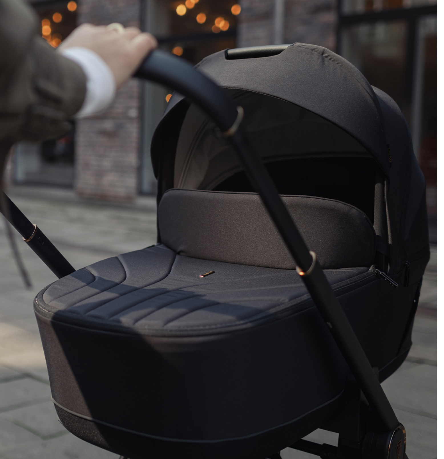 Venicci Claro Noir Pram Bundle - Image 3