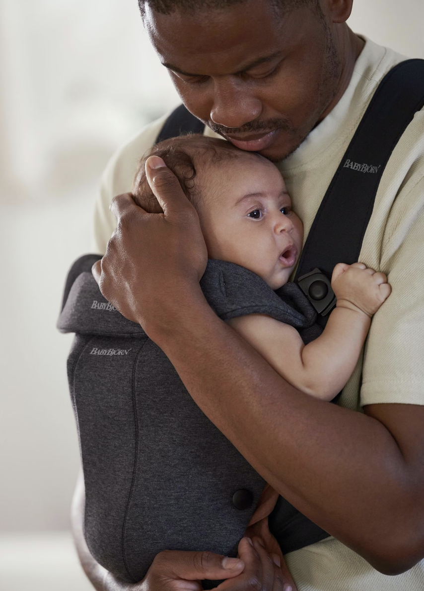 BabyBjörn Baby Carrier Mini - Charcoal gray - Image 3
