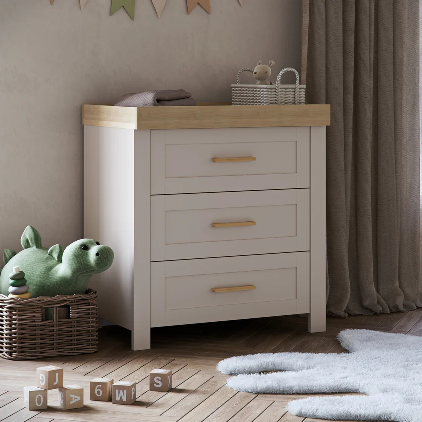 Seville 4 Piece Nursery Room Set With Mattress - Image 7