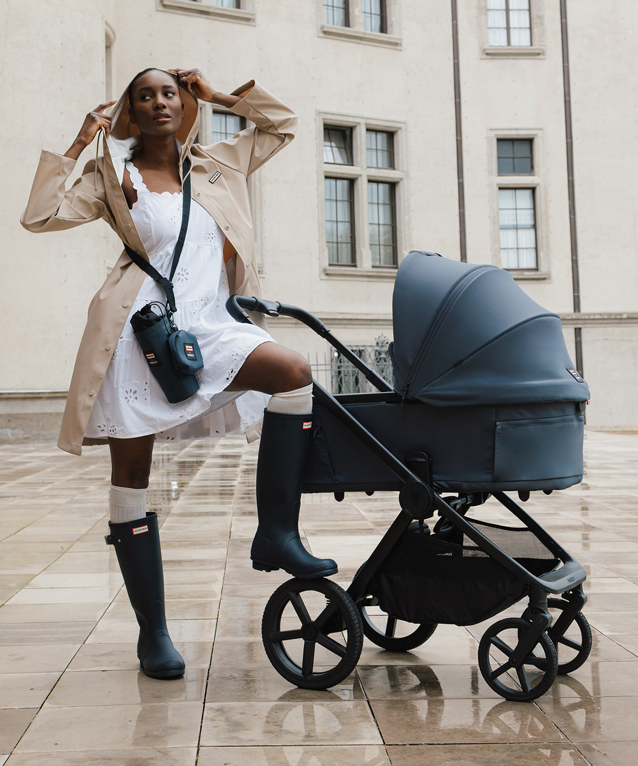 Hunter x Venicci Upline 3 Navy Pram - Image 10